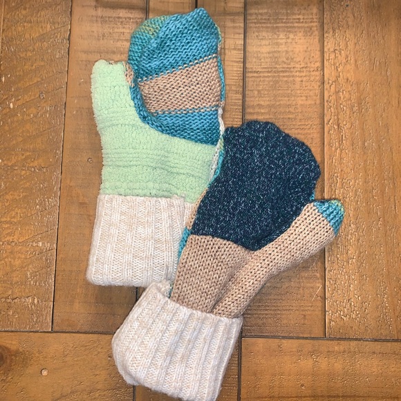 Handmade Mittens - Picture 2 of 2